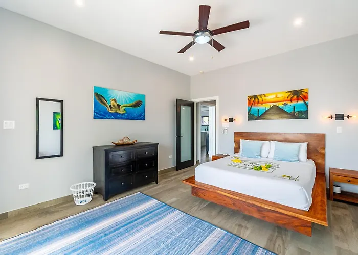 Villa Casa Nex Ta Sea- Luxe Beachfront Escape San Pedro (Ambergris Caye)