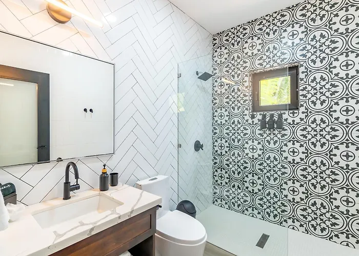 Villa Casa Nex Ta Sea- Luxe Beachfront Escape San Pedro (Ambergris Caye)